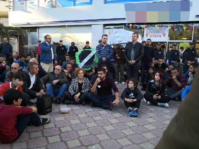 Haluk Levent, işten çıkarılan market zinciri işçileriyle buluştu