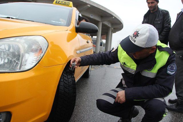 Düzce’de kış lastiği denetimleri başladı