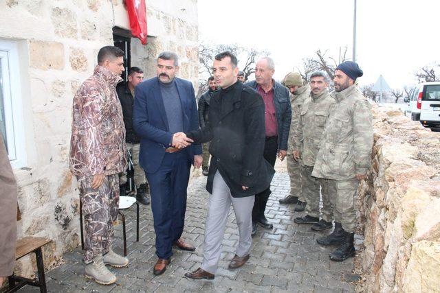 Karakol komutanı korucuları denetledi