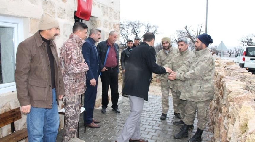 Karakol komutanı korucuları denetledi