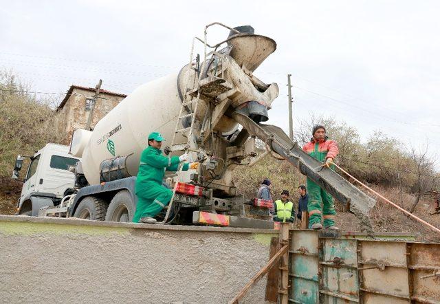 Çankaya’dan Karataş Camii’ne duvar tadilatı