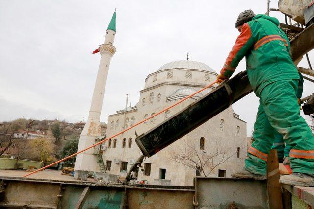 Çankaya’dan Karataş Camii’ne duvar tadilatı