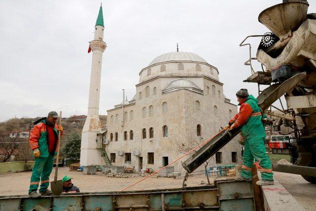 Çankaya’dan Karataş Camii’ne duvar tadilatı