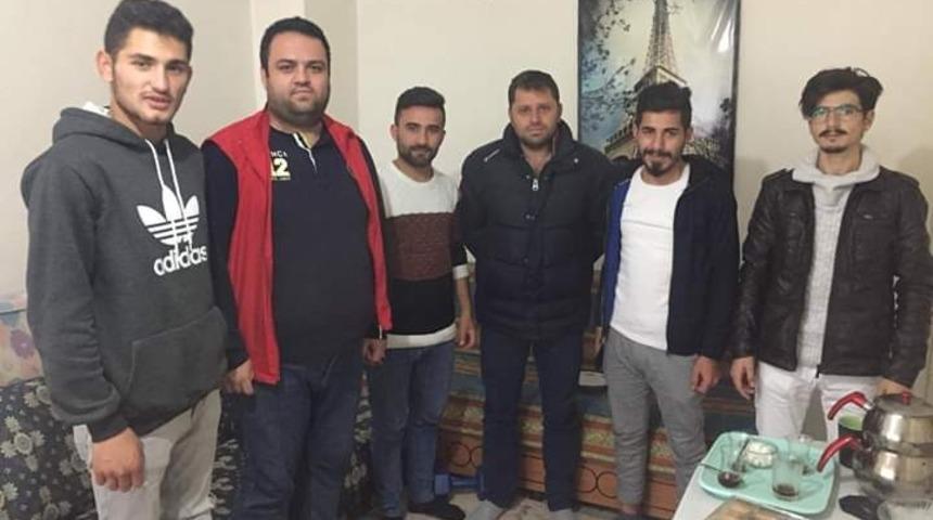 Gen&ccedil;lik Merkezi &ouml;ğrencileri, &rsquo;&Ccedil;aya Geliyoruz&rsquo; projesi ile &ouml;ğrenci evlerine konuk oluyor