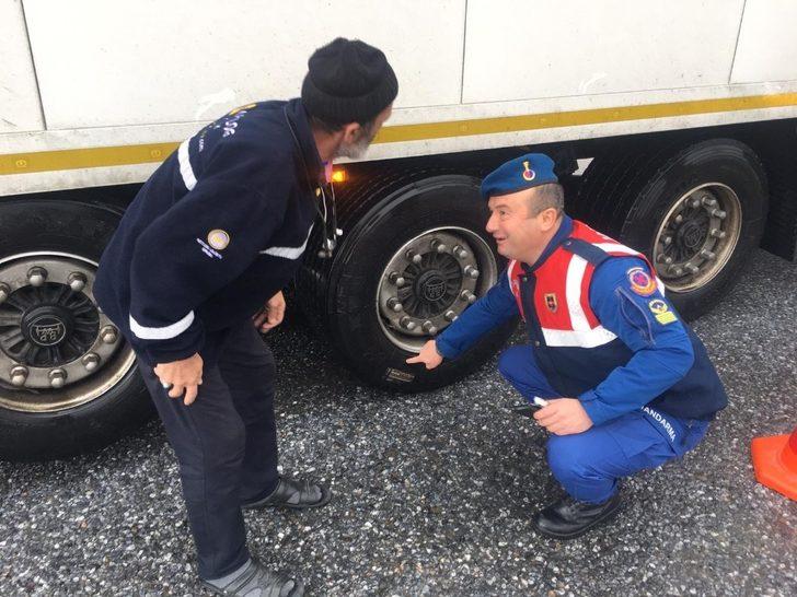 Jandarmadan kış lastiği denetimi G3