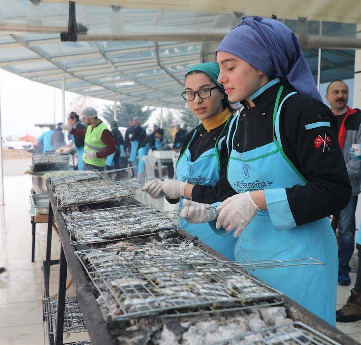 2 günde ayıklanan 1,5 ton hamsi 2 saatte tüketildi  G2