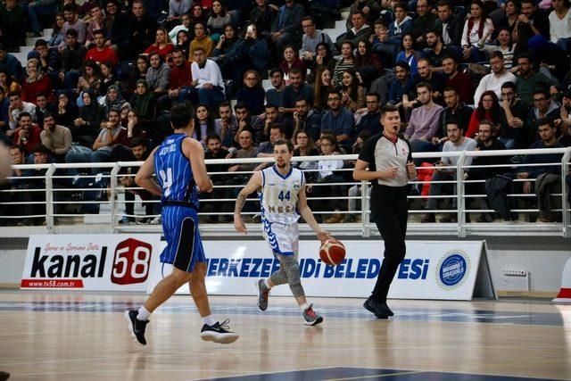 Denizli Basket yenilmezlik serisini sürdürdü