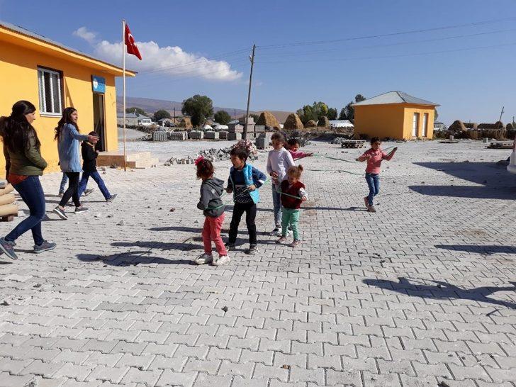 Çaldıran’da yol çalışmaları tamamlandı G4