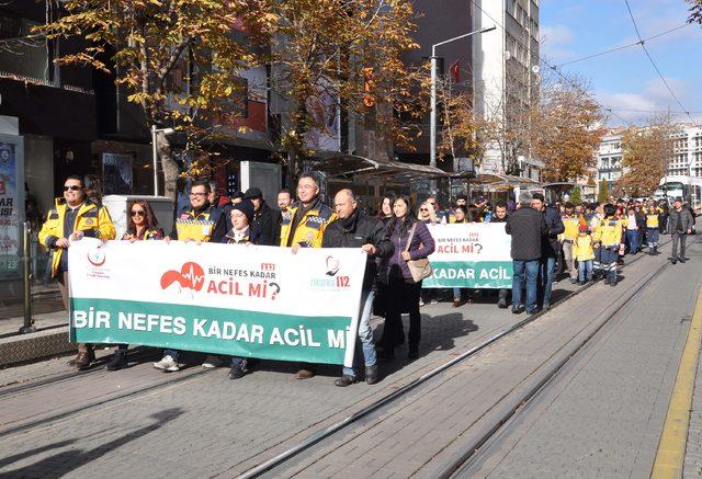 Acil Sağlık Hizmetleri Haftası'nda yürüdüler