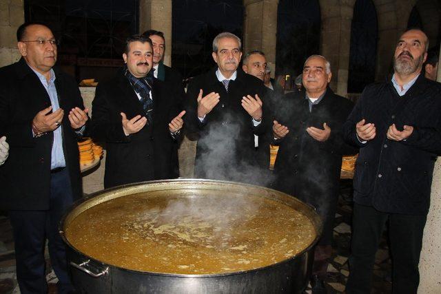 Şanlıurfa’da 15 bin kişiye tirit ikramı