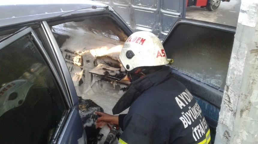 Seyir halindeki ara&ccedil; alev aldı