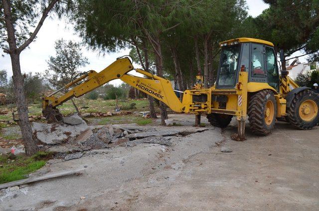 Turizm bölgesindeki kaçak yapılar yıkıldı