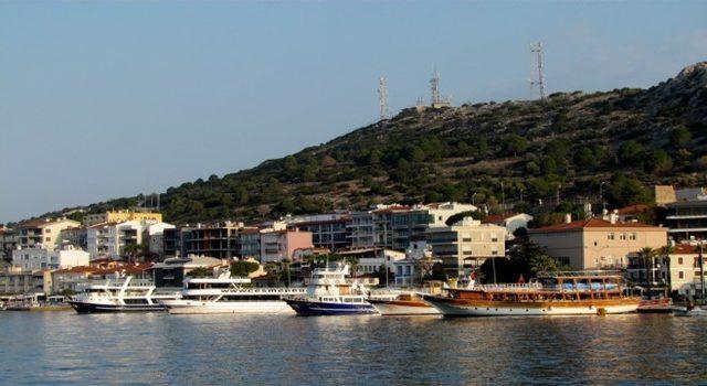 Çeşme’deki günübirlik tur teknelerinin barınma sıkıntısı