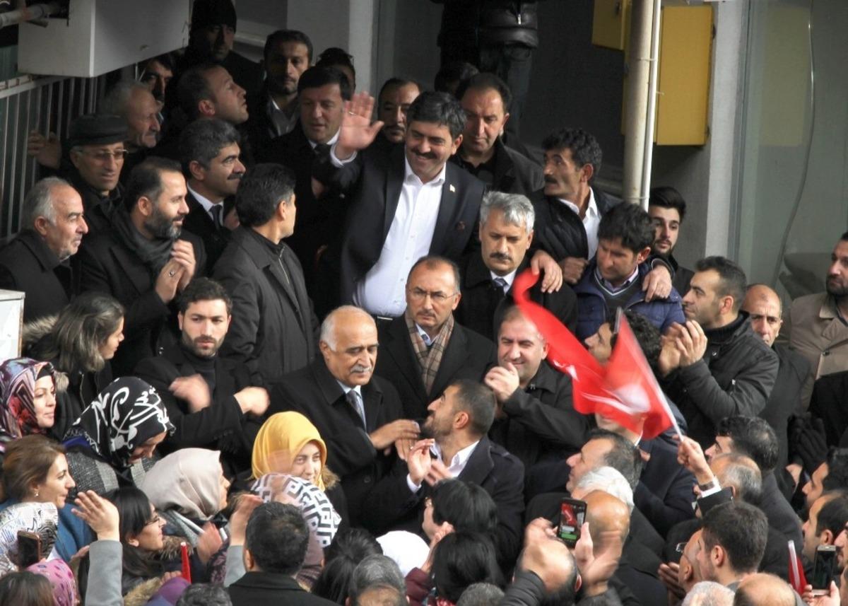 AK Parti adayı Yunus Baydar&rsquo;a coşkulu karşılama