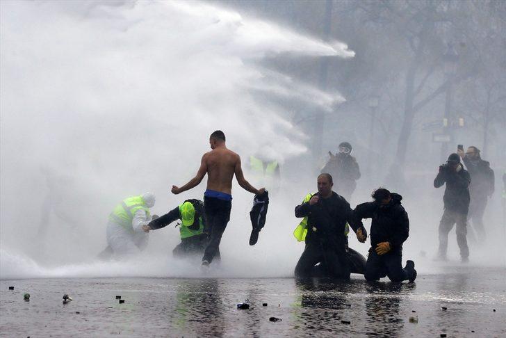 Fransa yine sokakta! Polisten sert müdahale G1