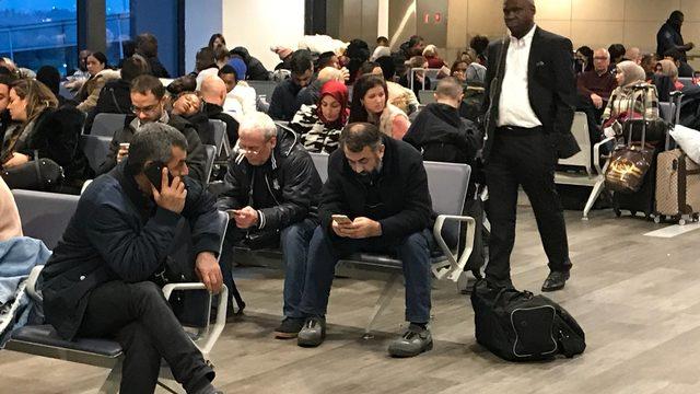 Kabin ekibi yanlışlıkla 'slide'ı patlatınca Kazablanka uçağı 3 saat rötar yaptı