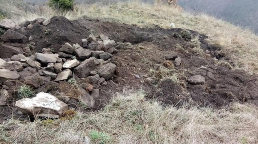 Ka&ccedil;ak kazı yapan definecilere su&ccedil;&uuml;st&uuml;