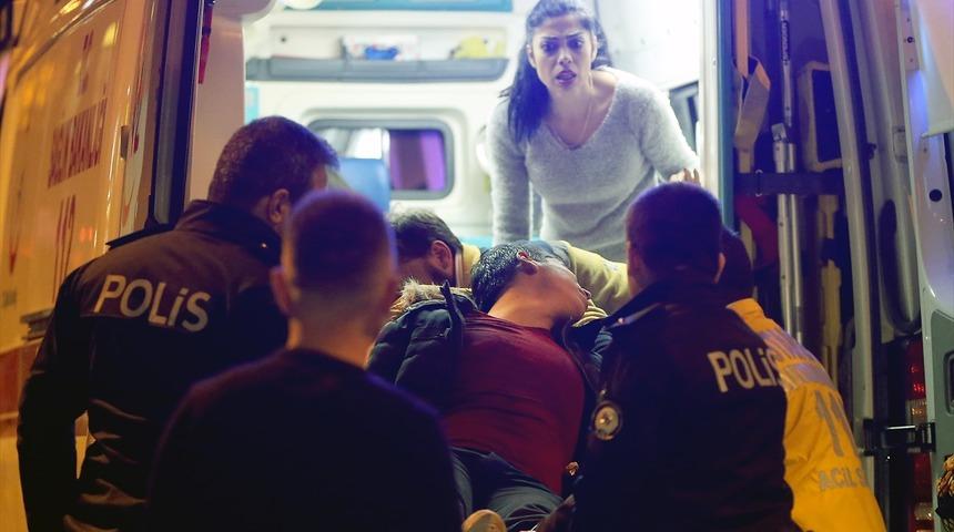 Gece kulübü önünde silahlı kavga! Arkadaşları sinir krizi geçirdi