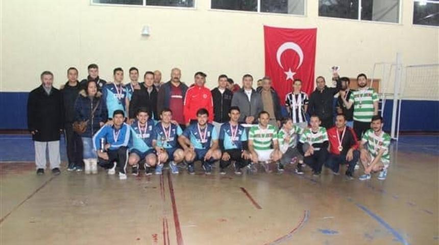&Ccedil;ıldır&rsquo;da voleybol turnuvası sona erdi