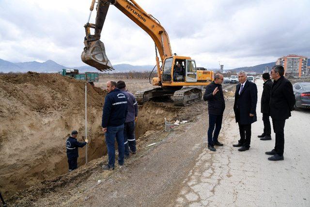 Isparta Belediyesi yarım bırakılan hatta el attı