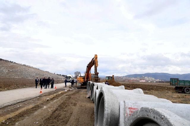 Isparta Belediyesi yarım bırakılan hatta el attı