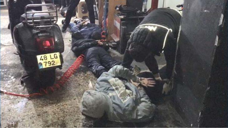 Uyuşturucu hazırlarken suçüstü yakalandılar G5