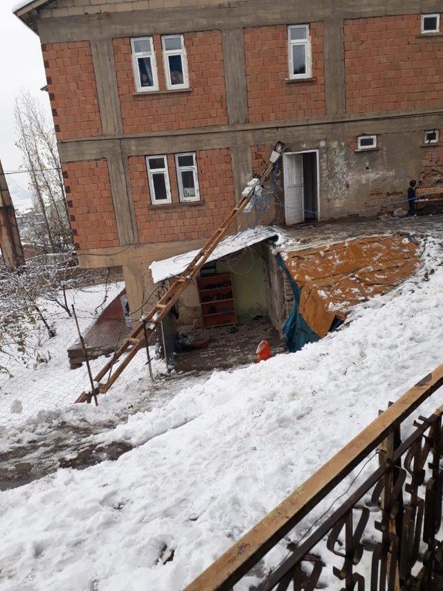 Hakkari’de elektrik kesintisi