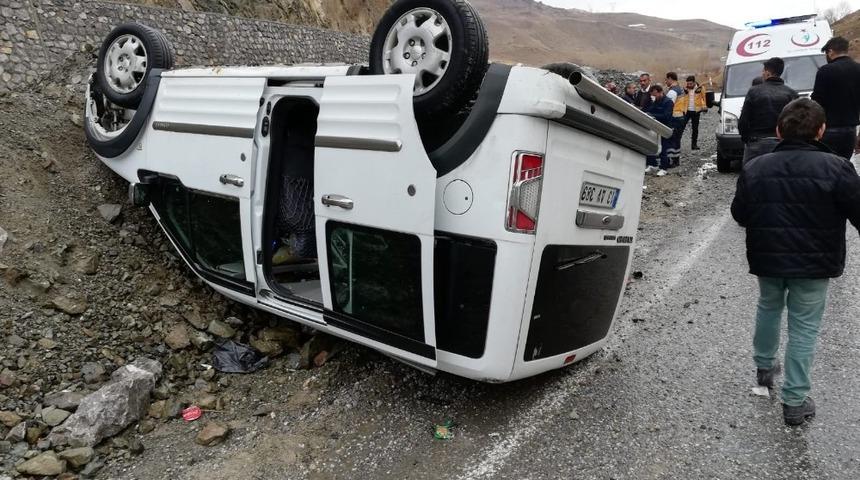 Kamyonet takla attı: 5 yaralı