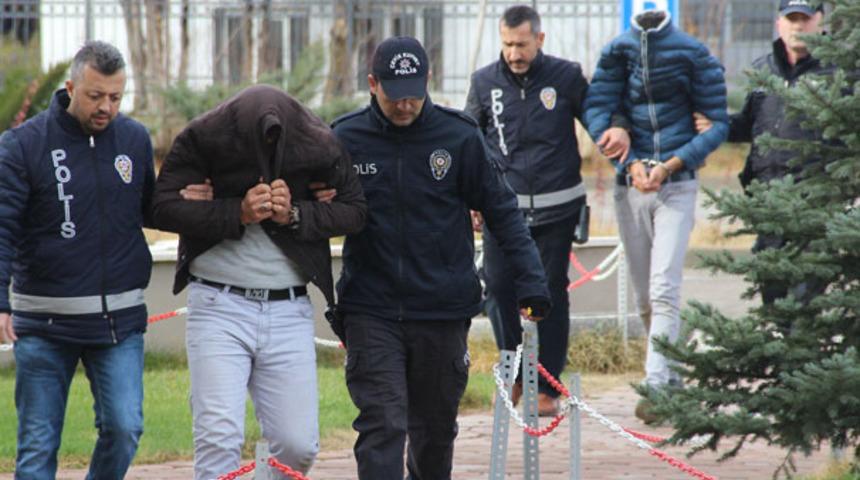 Cinsel içerikli fotoğraflarla taciz etti! Buluşmaya gittiğinde ise…