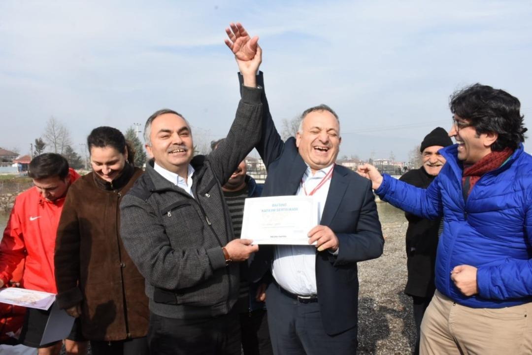 Engelliler i&ccedil;in hem Melen&rsquo;de yarıştılar hem de kan bağışında