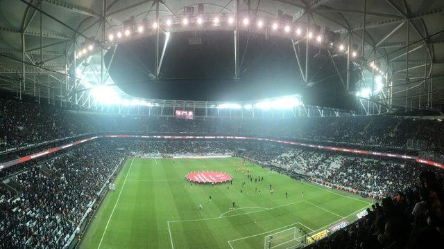 Beşiktaş, Galatasaray maçı öncesi stat hoparlörlerinden 'Loco Loco' şarkısını çaldı