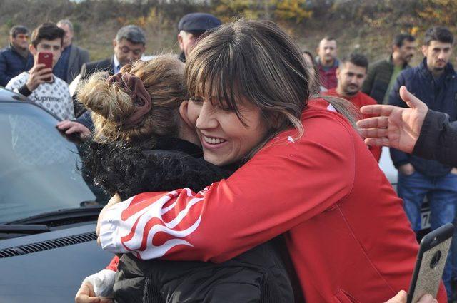 Şennur Demir memleketinde coşkuyla karşılandı