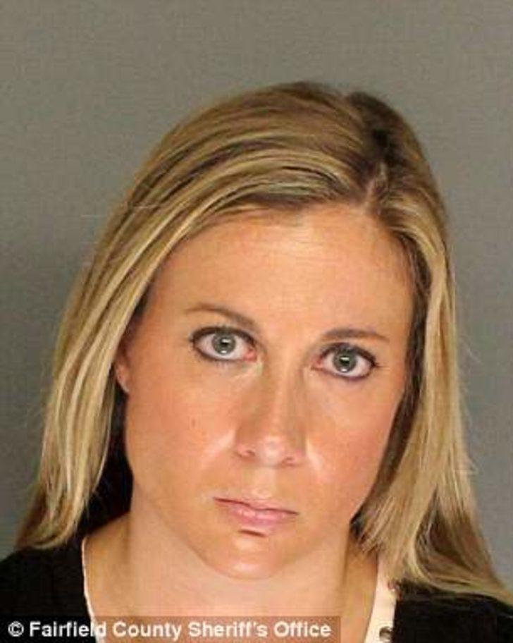 Böyle öğretmen olmaz olsun! Zihinsel engelli öğrencilerini kandırıp ilişkiye girmiş G1