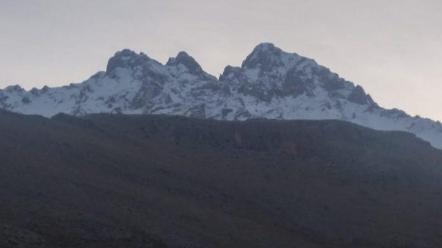 Niğde'de çığ altında kaybolan 2 dağcıdan Hilal kurtarıldı