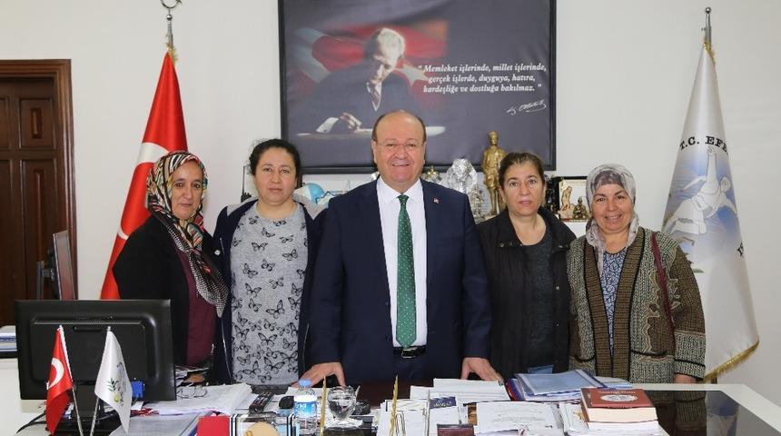 Kızılcak&ouml;yl&uuml; kadınlar Başkan &Ouml;zakcan&rsquo;dan destek istedi