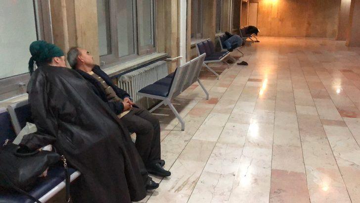 Hamile eşiyle burada kalıyor! Her şey ısınmak için G1