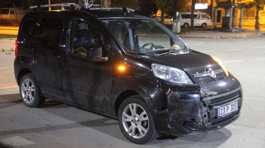Elazığ&rsquo;da trafik kazası: 3 yaralı