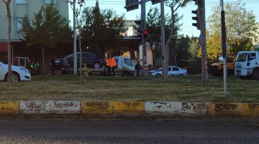 İki otomobil kafa kafaya &ccedil;arpıştı: 7 yaralı