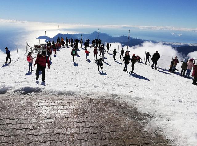 Kemer'de iki mevsim bir arada