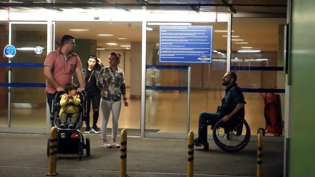 Engelli bireye yardım edilmediğini görseniz ne yapardınız?