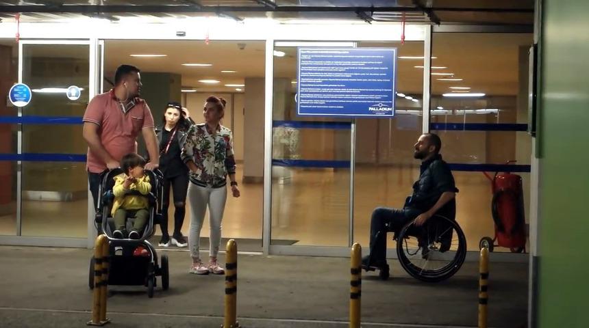 Engelli bireye yardım edilmediğini g&ouml;rseniz ne yapardınız?