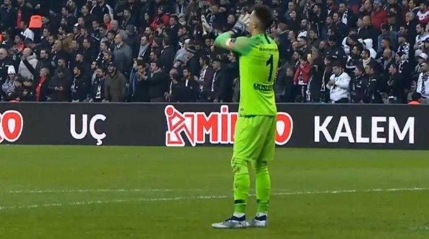 Muslera’dan derbiye damga vuran hareket