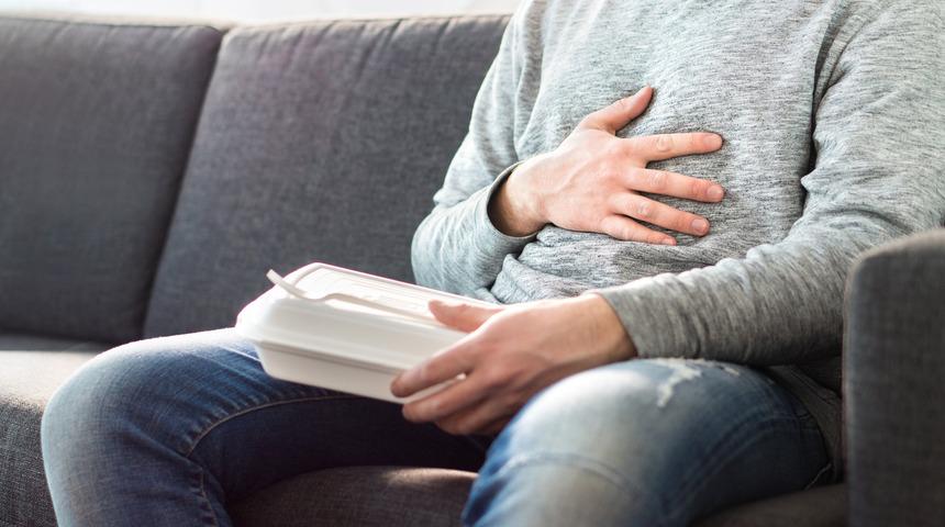 Reflü nedir? Reflü şikayetini artıran ve azaltan yiyecekler nelerdir? 