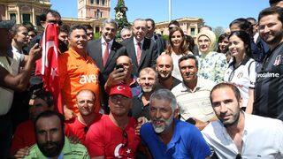 Cumhurbaşkanı Recep Tayyip Erdoğan Paraguay'da gurbetçilerle bir araya geldi