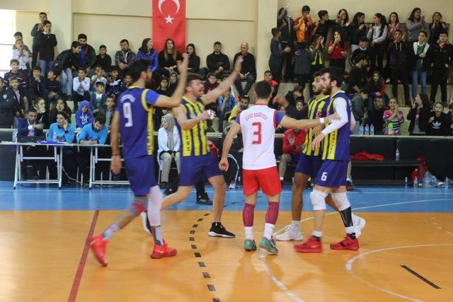 Cizre Belediyesi Erkek Voleybol Takımı başarıdan başarıya koşuyor