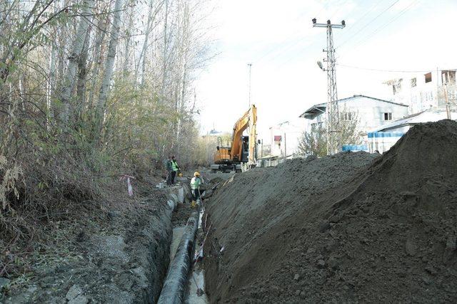 VASKİ, sağlıklı su için 11 kilometre yeni isale hattı çekiliyor