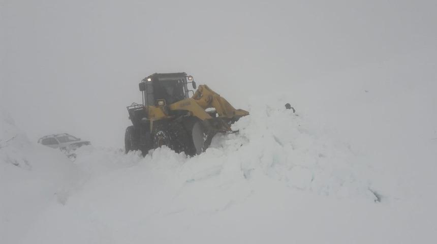 Hakkari&rsquo;de kapalı k&ouml;y yolları ulaşıma a&ccedil;ıldı