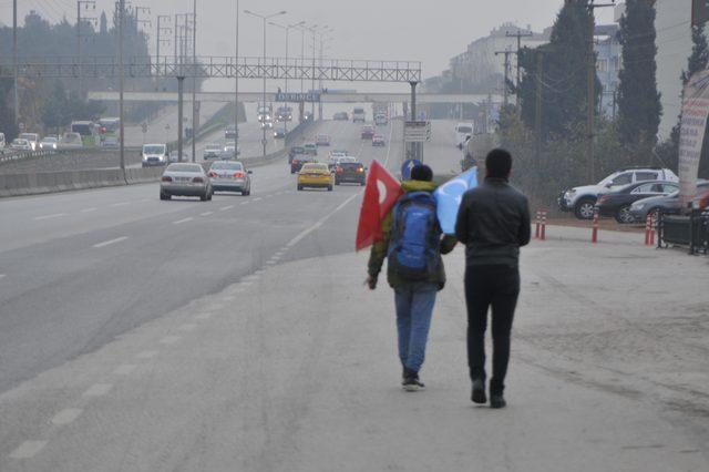 Doğu Türkistan için İstanbul'dan Ankara'ya yürüyor