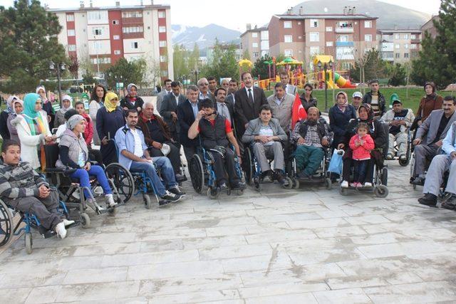 Başkan Bulutlar, ”Engelleri birlikte aşıyoruz”