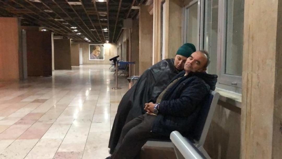 Hamile eşiyle burada kalıyor! Her şey ısınmak i&ccedil;in